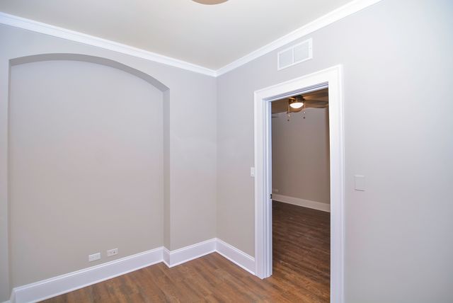 817 W Lakeside Place 501, Chicago, IL 60640
