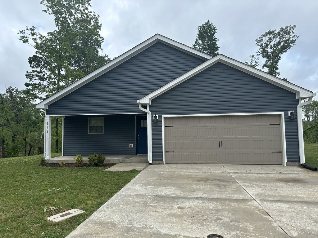 132 Schroer Rd, Clarksville, TN 37042