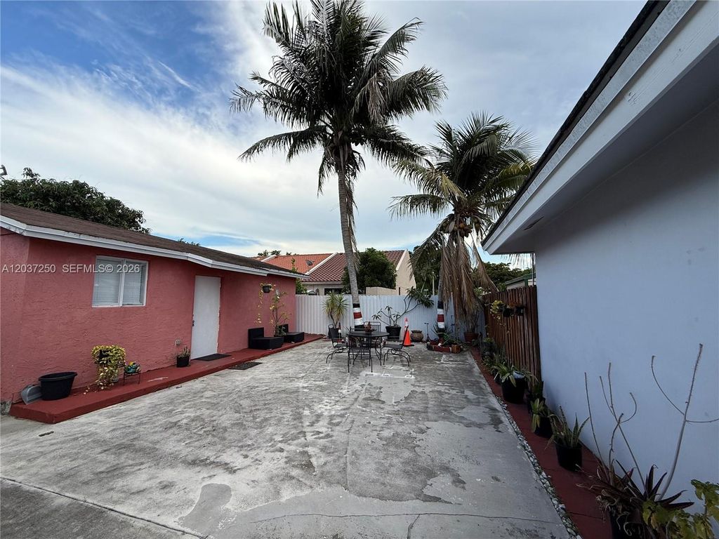 14770 SW 60th St, Miami, FL 33193