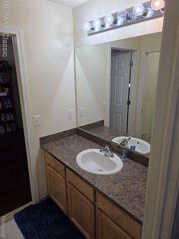 14215 Red Oak Drive, Van Buren Charter Township, MI 48111