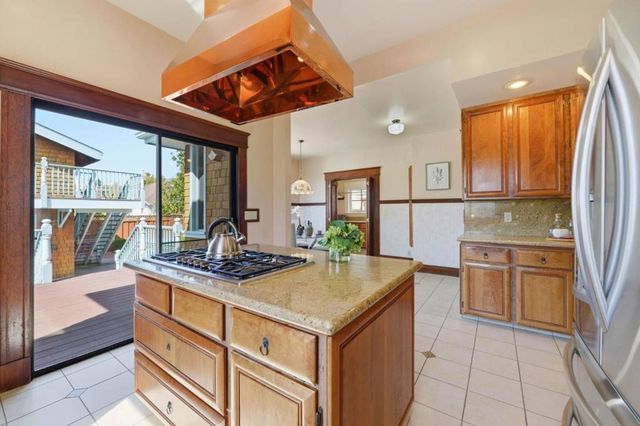 809 E 5th Avenue, San Mateo, CA 94402