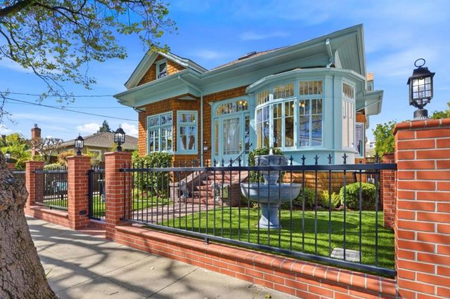 809 E 5th Avenue, San Mateo, CA 94402