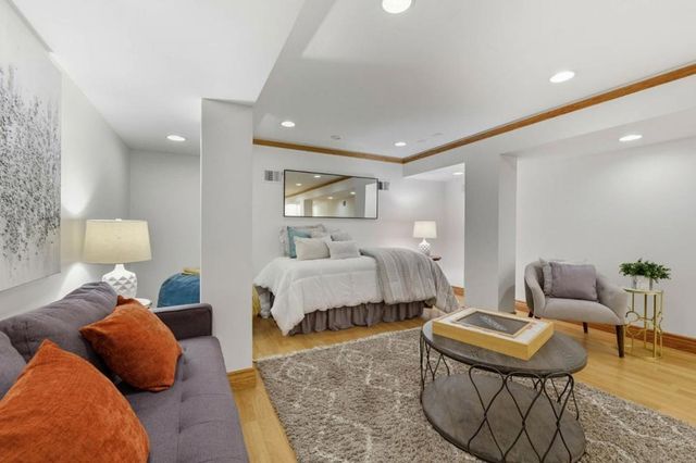 809 E 5th Avenue, San Mateo, CA 94402