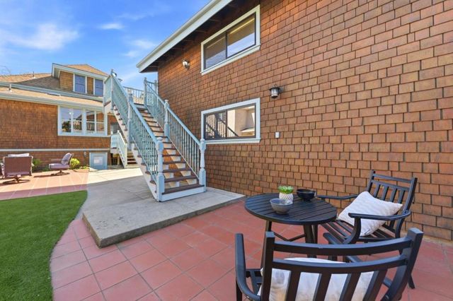 809 E 5th Avenue, San Mateo, CA 94402