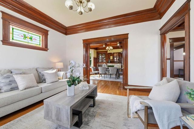 809 E 5th Avenue, San Mateo, CA 94402