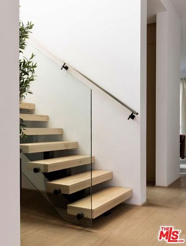 9064 Harland Avenue, West Hollywood, CA 90069