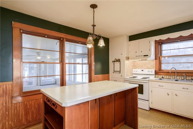 3708 Holmans Lane, Jeffersonville, IN 47130