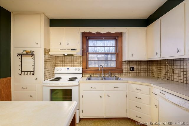 3708 Holmans Lane, Jeffersonville, IN 47130