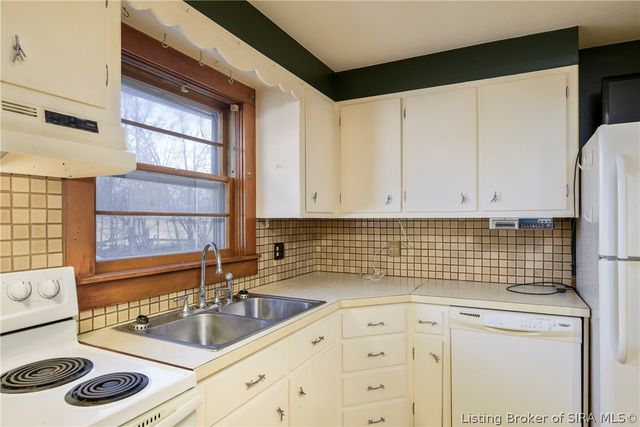 3708 Holmans Lane, Jeffersonville, IN 47130