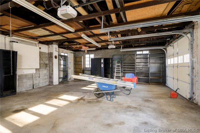 3708 Holmans Lane, Jeffersonville, IN 47130