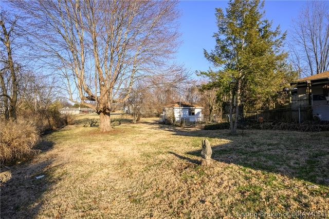 3708 Holmans Lane, Jeffersonville, IN 47130