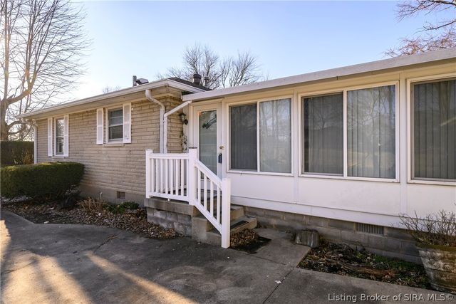 3708 Holmans Lane, Jeffersonville, IN 47130