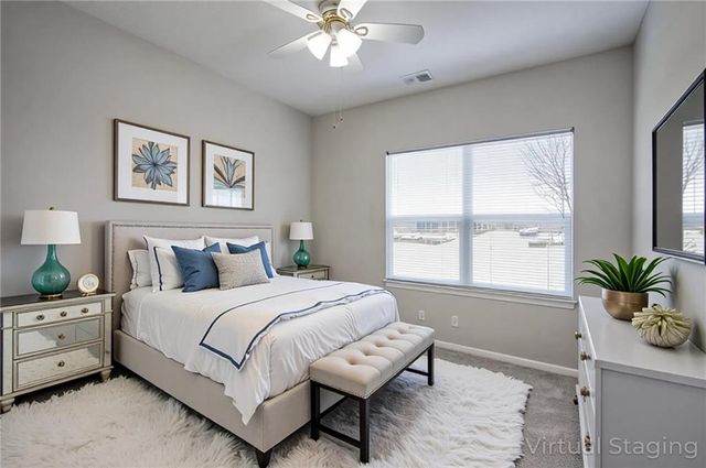 11751 S Roundtree Street 102, Olathe, KS 66061