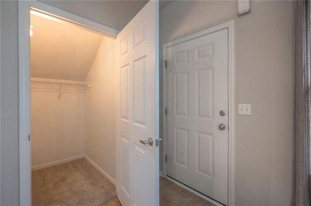 11751 S Roundtree Street 102, Olathe, KS 66061