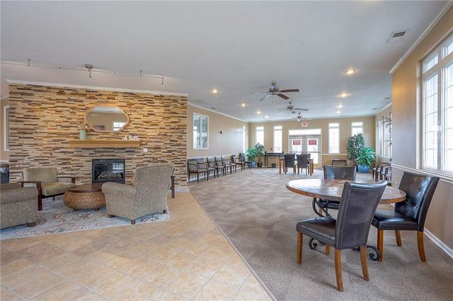 11751 S Roundtree Street 102, Olathe, KS 66061