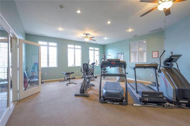 11751 S Roundtree Street 102, Olathe, KS 66061