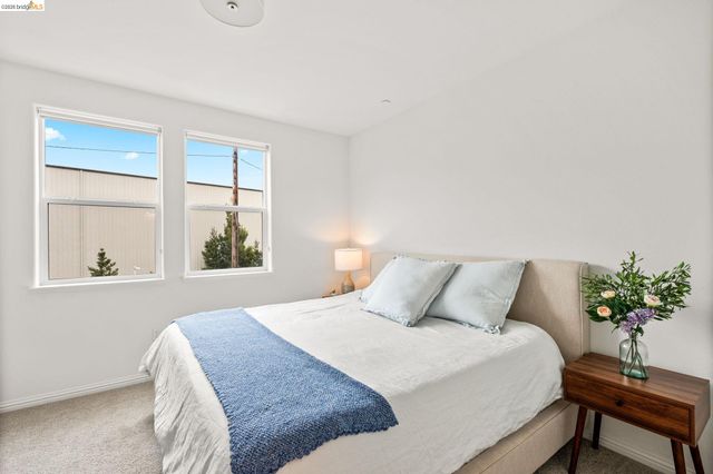2875 Tradewind Dr, Alameda, CA 94501