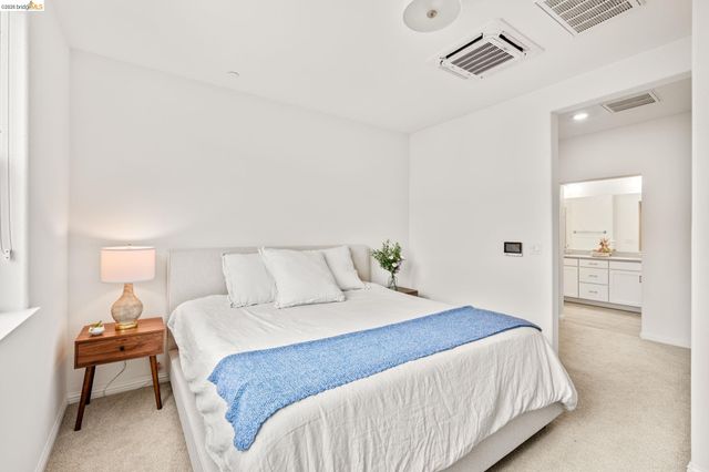 2875 Tradewind Dr, Alameda, CA 94501