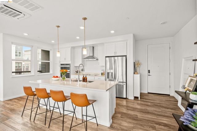 2875 Tradewind Dr, Alameda, CA 94501