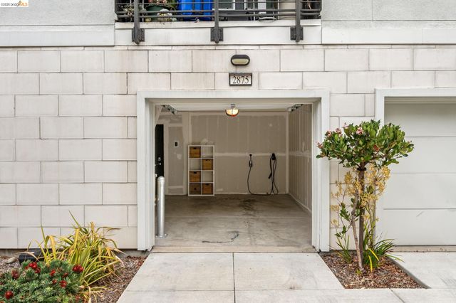 2875 Tradewind Dr, Alameda, CA 94501