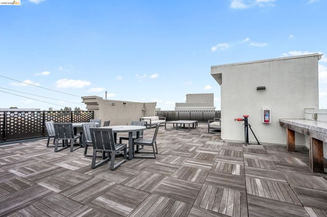 2875 Tradewind Dr, Alameda, CA 94501