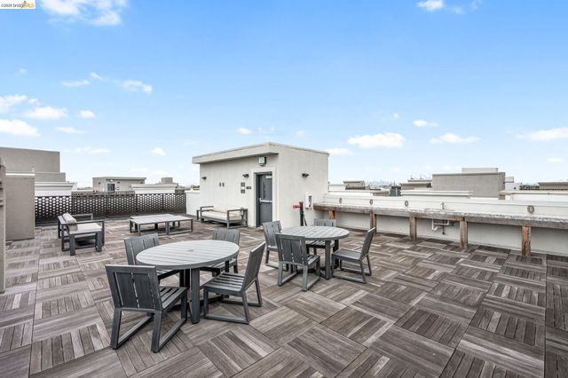 2875 Tradewind Dr, Alameda, CA 94501