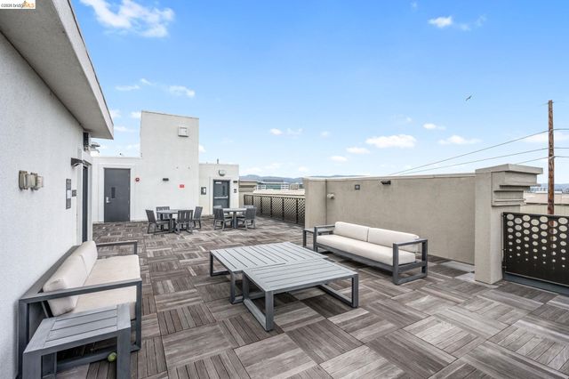2875 Tradewind Dr, Alameda, CA 94501