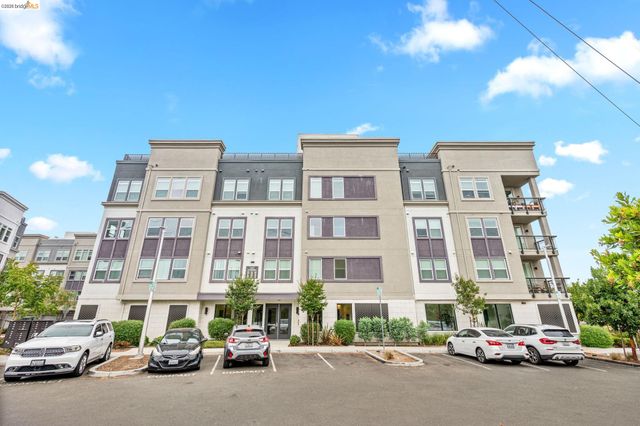 2875 Tradewind Dr, Alameda, CA 94501