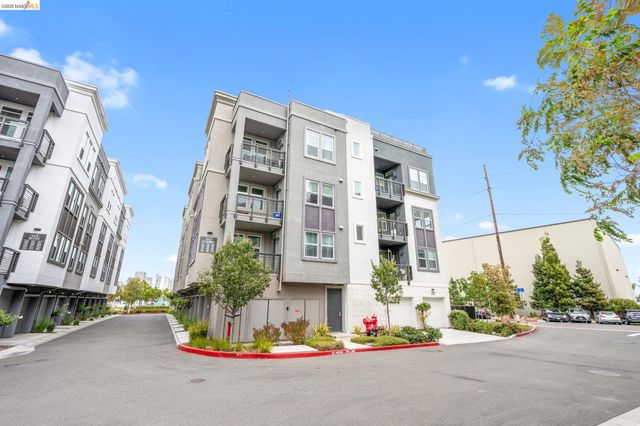 2875 Tradewind Dr, Alameda, CA 94501