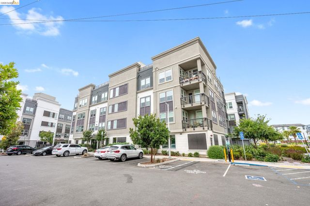 2875 Tradewind Dr, Alameda, CA 94501