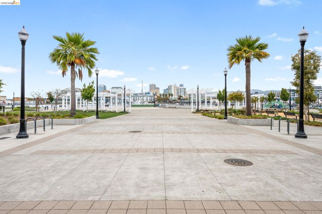 2875 Tradewind Dr, Alameda, CA 94501