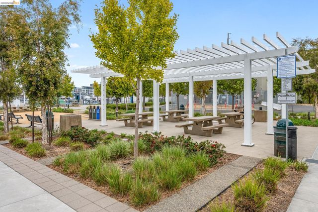 2875 Tradewind Dr, Alameda, CA 94501