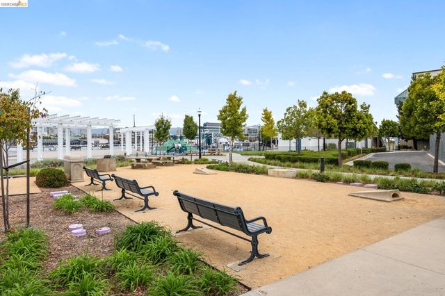 2875 Tradewind Dr, Alameda, CA 94501