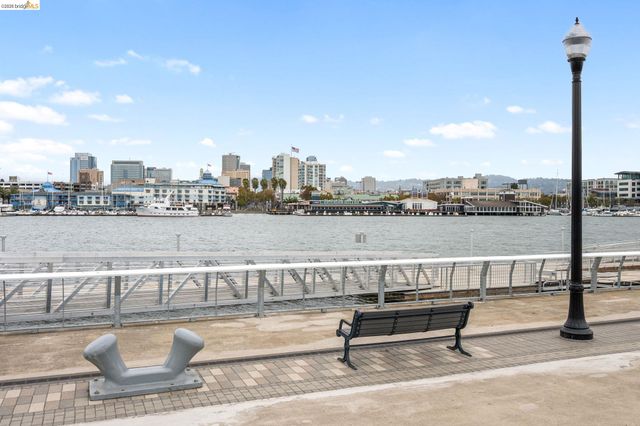 2875 Tradewind Dr, Alameda, CA 94501