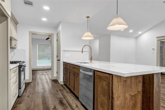 10115 Kirkbluff Drive, Houston, TX 77089