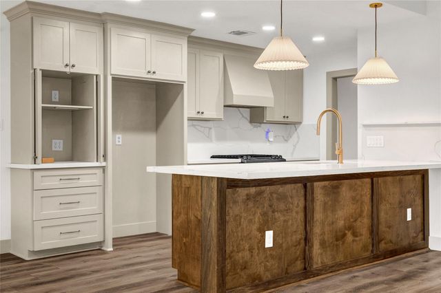 10115 Kirkbluff Drive, Houston, TX 77089