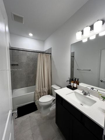 6140 Planta Ln 6140, Green Acres, FL 33415