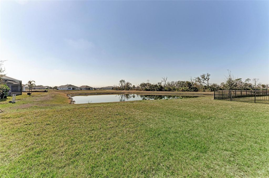 Image 38 of property listing at 10307 ASHAWAY DRIVE, Parrish, FL 34219