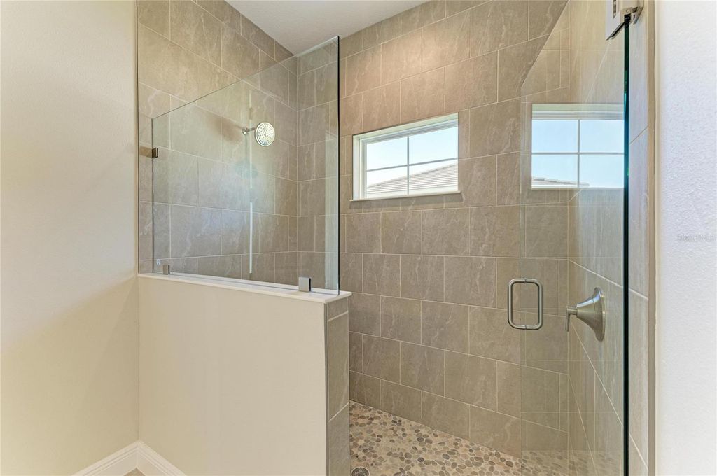 Image 8 of property listing at 10307 ASHAWAY DRIVE, Parrish, FL 34219