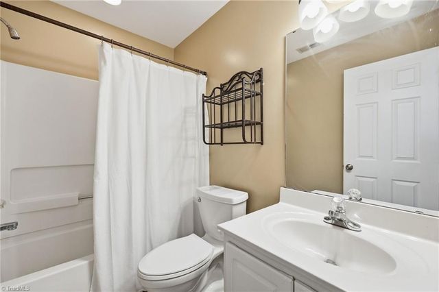 425 Turnberry Drive, Mebane, NC 27302