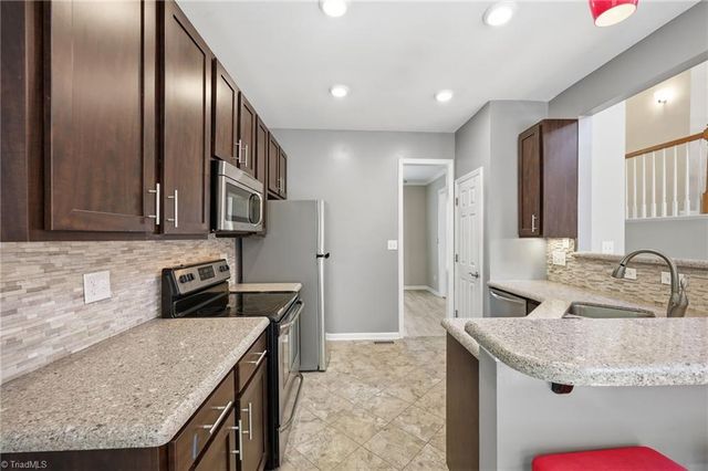 425 Turnberry Drive, Mebane, NC 27302
