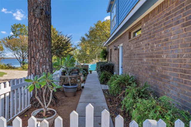 560 Jay Street, Shady Shores, TX 76208