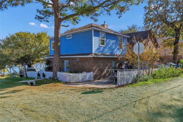 560 Jay Street, Shady Shores, TX 76208