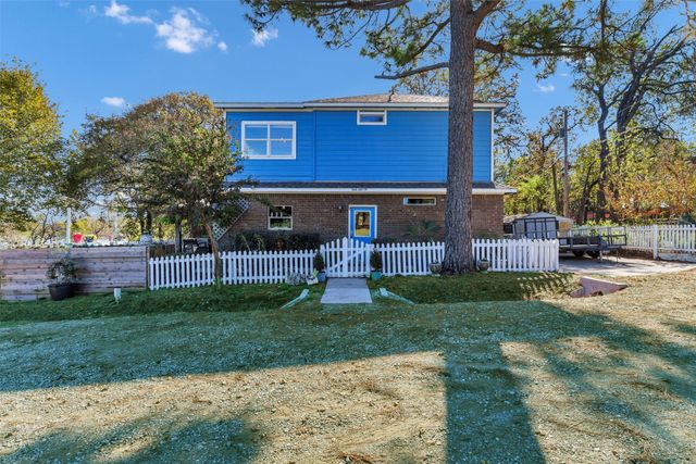 560 Jay Street, Shady Shores, TX 76208