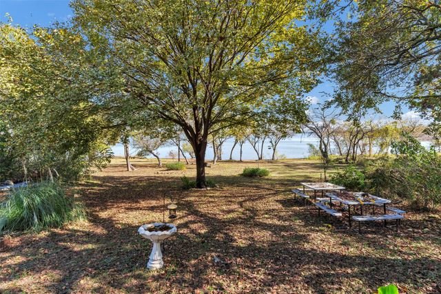 560 Jay Street, Shady Shores, TX 76208