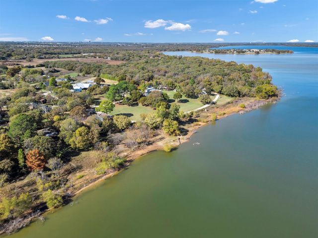 560 Jay Street, Shady Shores, TX 76208