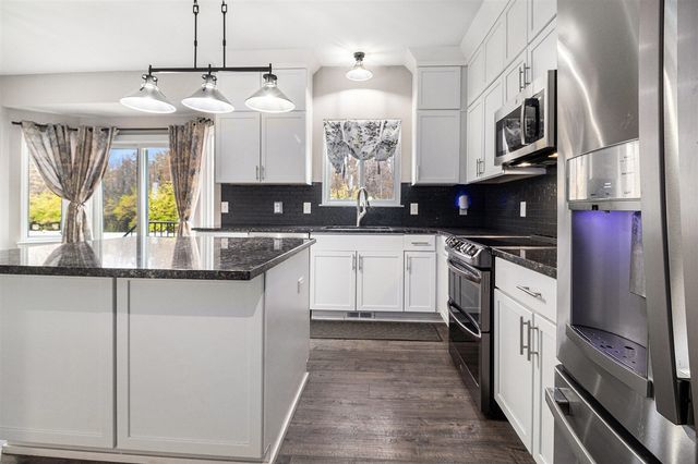 583 Falcon Drive, Dundee, MI 48131