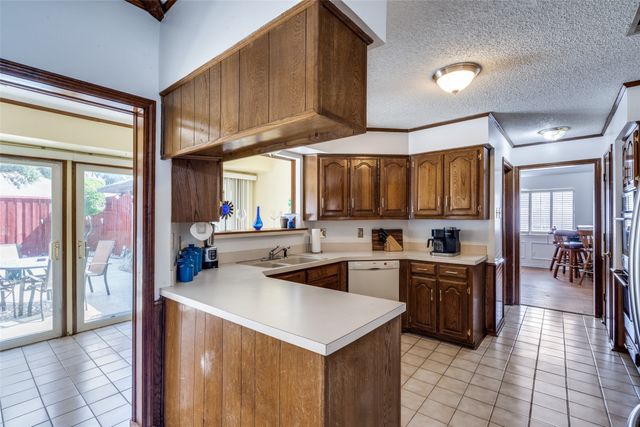 6527 Genstar Lane, Dallas, TX 75252