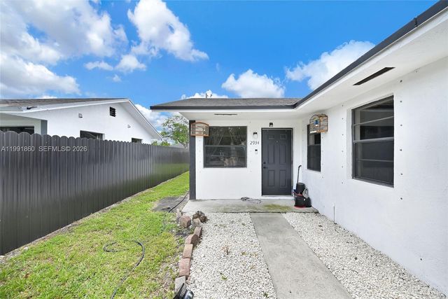 2934 NW 94th St, Miami, FL 33147