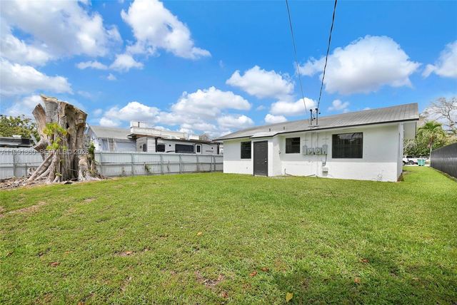 2934 NW 94th St, Miami, FL 33147